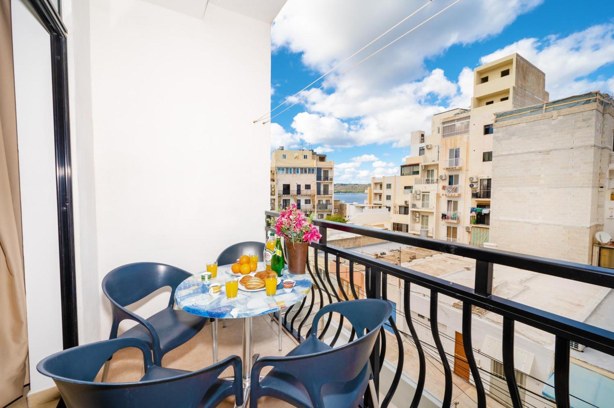 Seashells Apartments With Terrace, Just Off The Seafront In Bugibba - By Getawaysmalta Сент-Полс-Бей Екстер'єр фото