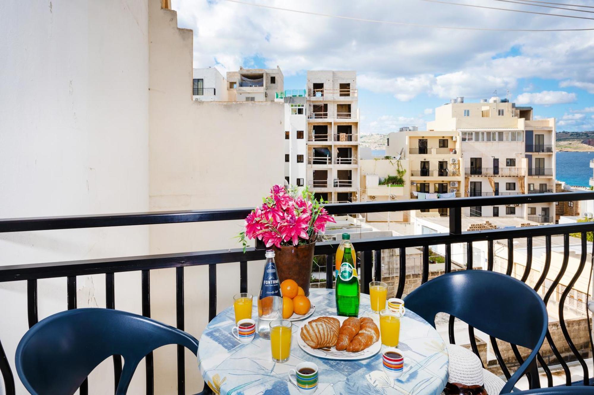 Seashells Apartments With Terrace, Just Off The Seafront In Bugibba - By Getawaysmalta Сент-Полс-Бей Екстер'єр фото